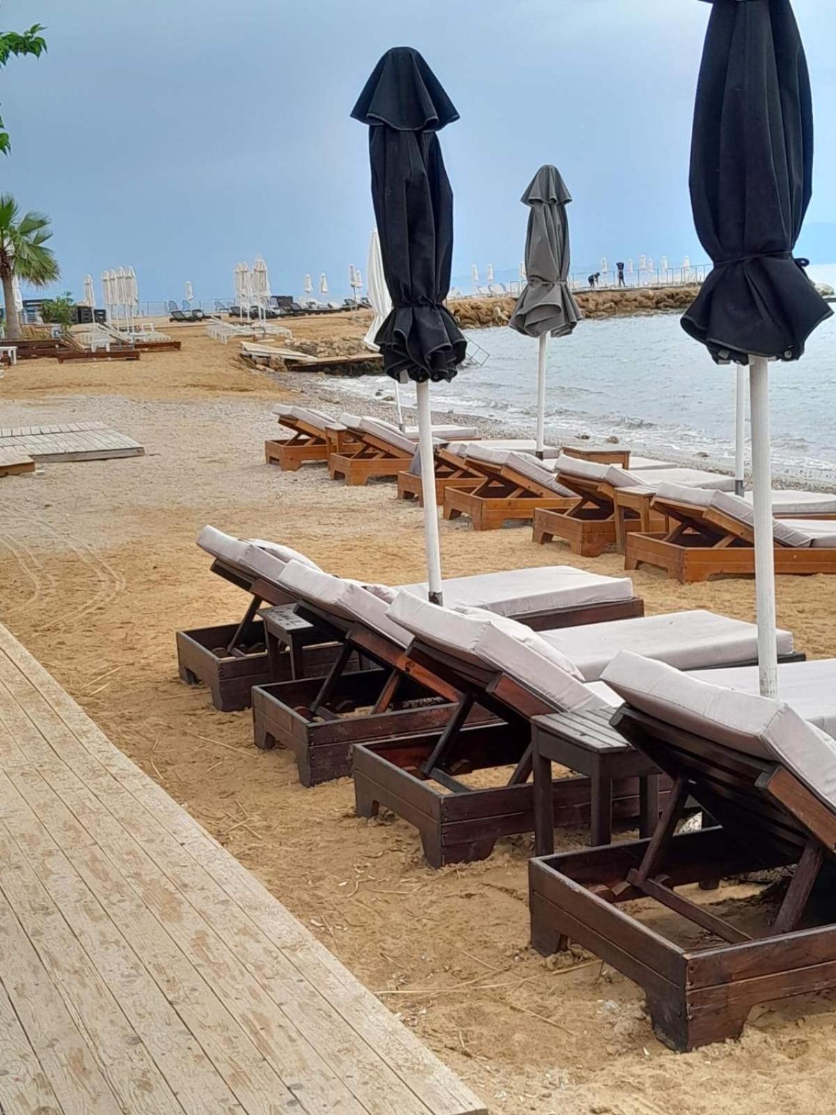 Anatoli Studios In Front Of The Beach Mesongi Luaran gambar