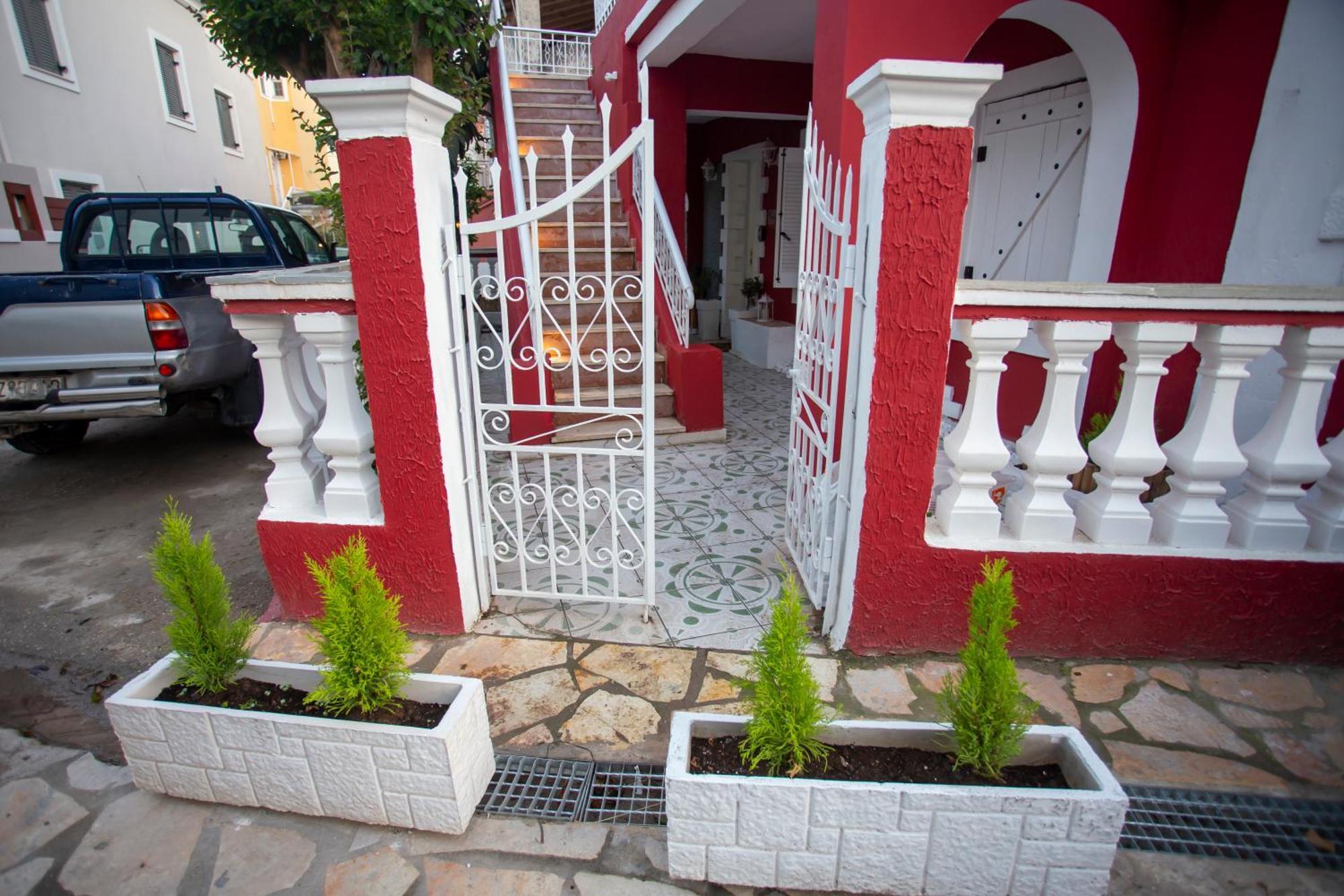 Anatoli Studios In Front Of The Beach Mesongi Luaran gambar
