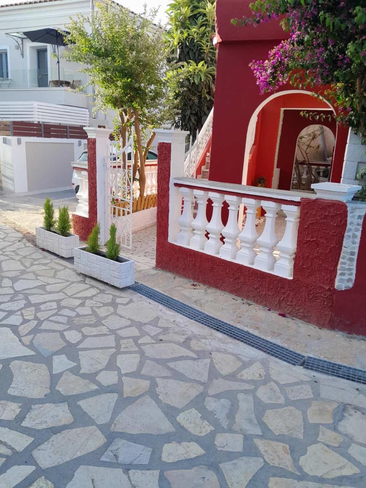 Anatoli Studios In Front Of The Beach Mesongi Luaran gambar