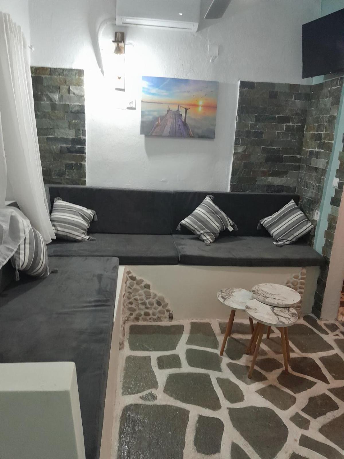 Anatoli Studios In Front Of The Beach Mesongi Luaran gambar